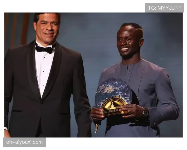 从团队配角到金球奖得主：本泽马的荣誉跃迁逻辑与核心驱动力